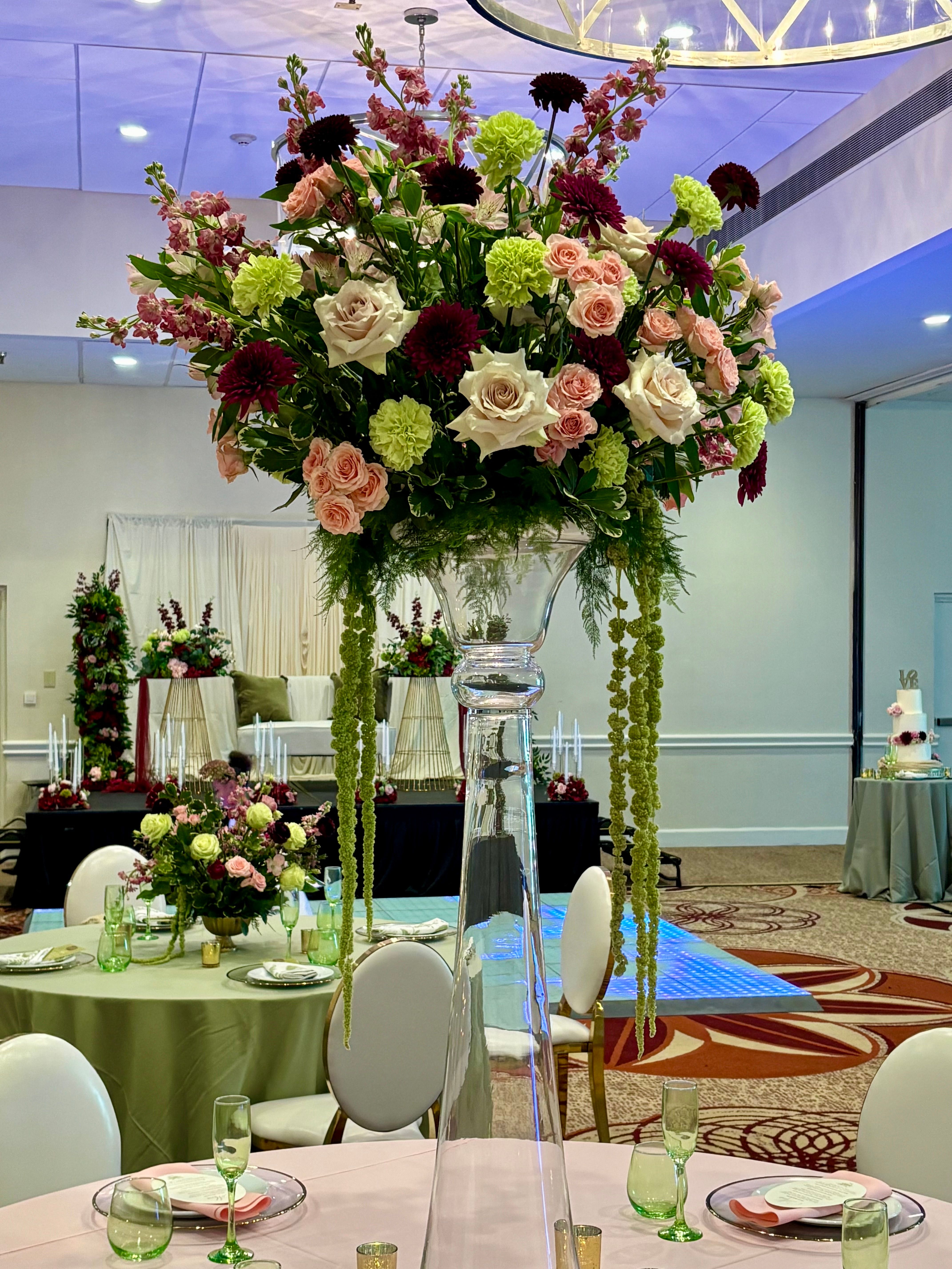 Garden Theme Reception Floral in Clarinet Vase